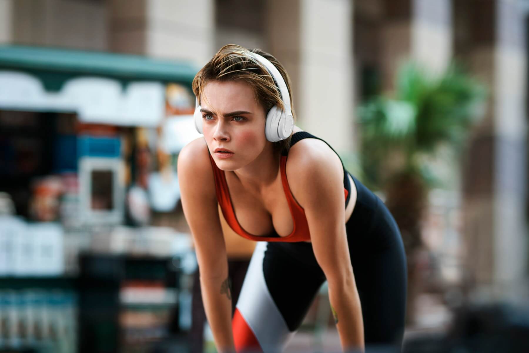 david_daub_vw_t-cross_cara_delevingne_05_D_02_304_03